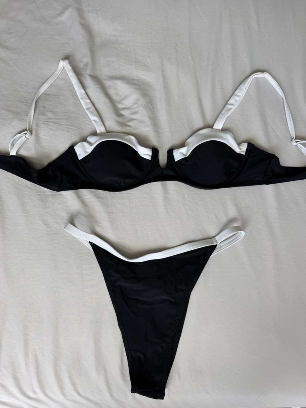 Black and White Contrast Women's Bikini Set